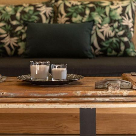 Nalas Suites Emporio  Экстерьер фото